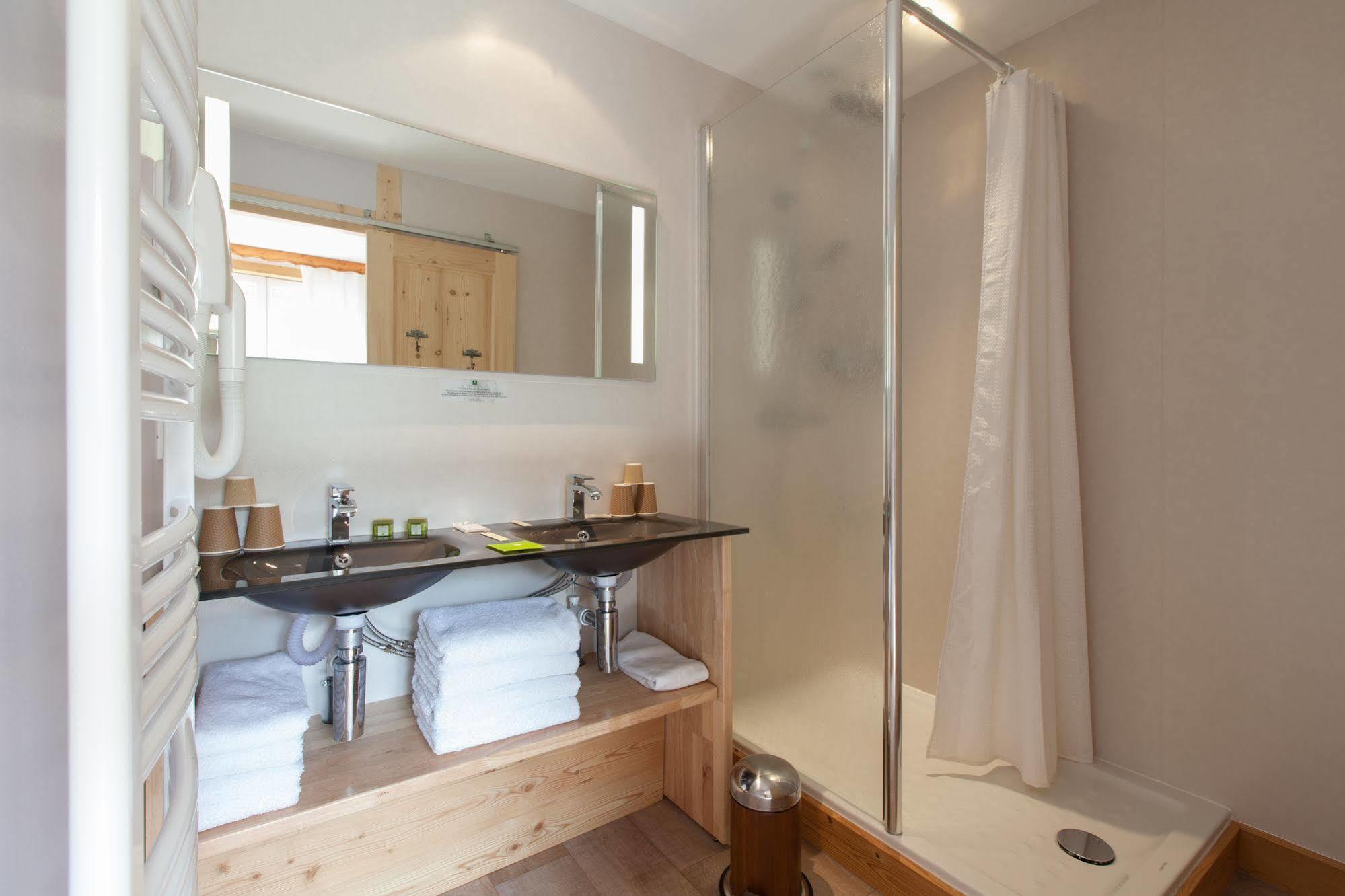 Joy De Lans Hotel 3*